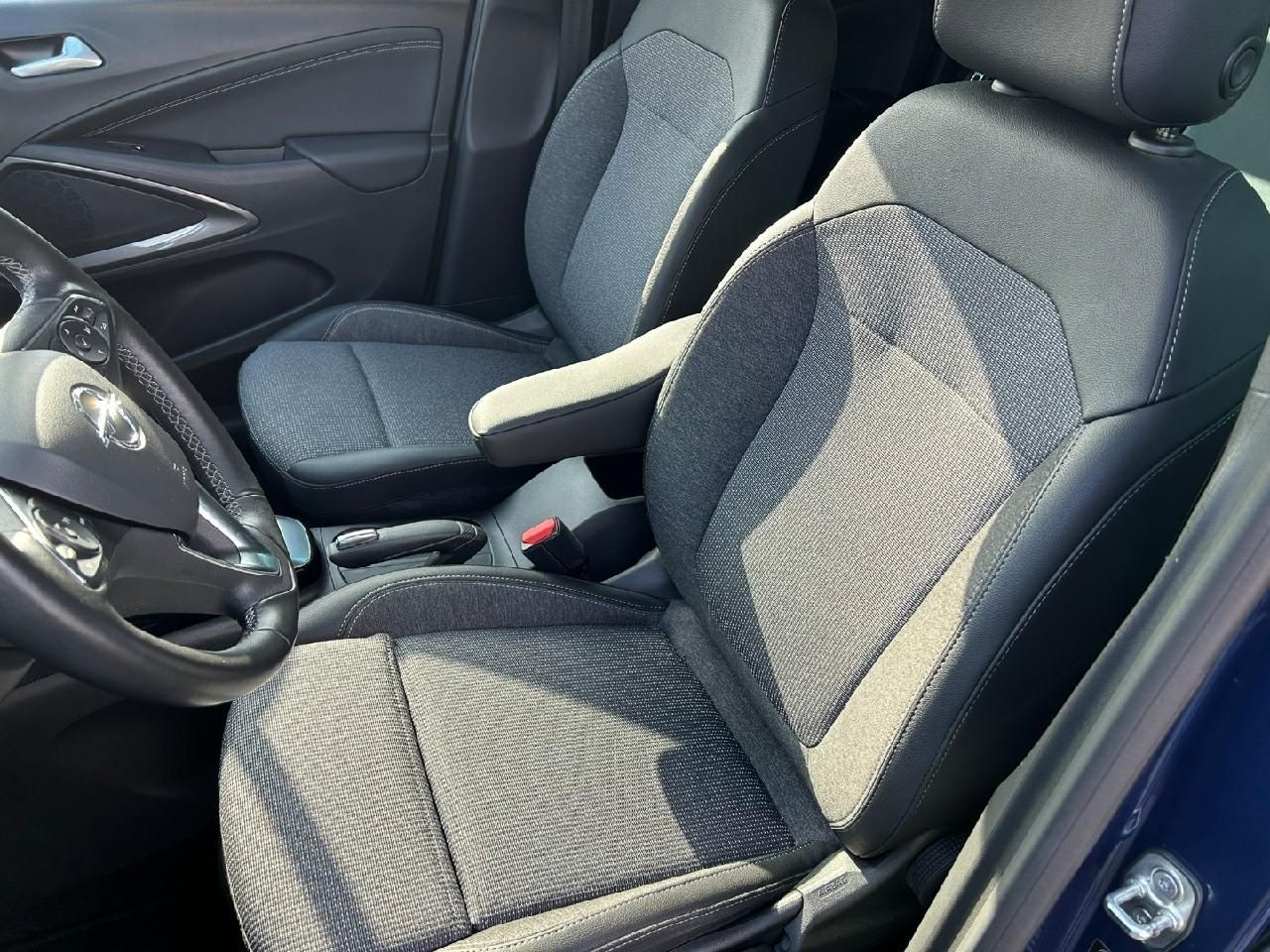 Fahrzeugabbildung Opel Crossland Elegance