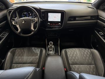 Mitsubishi Outlander PHEV PLUS Spirit-Paket 2.4 MIVEC 4WD