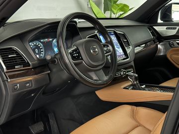 Volvo XC90 - 12