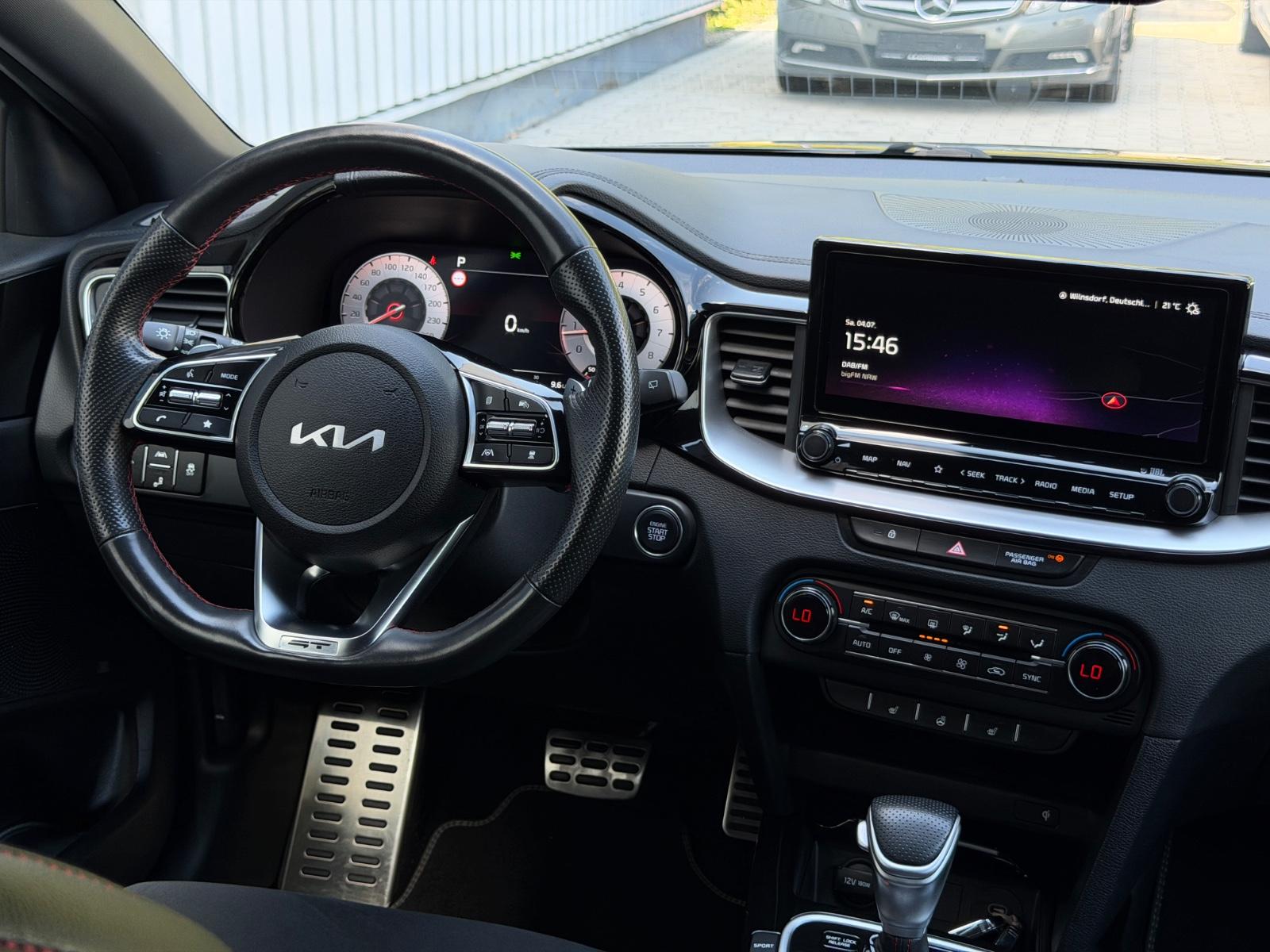 Kia Ceed GT/Automatik/LED/JBL/AHK/Alcantara/47700km