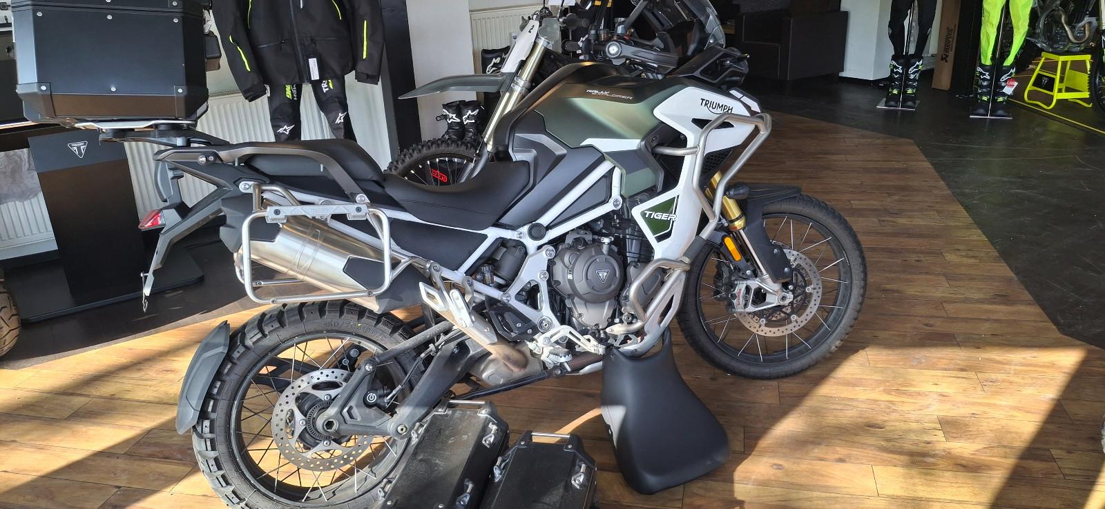 Triumph Tiger 1200 Rally Explorer NEUZUGANG / KOFFER