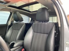 Fahrzeugabbildung Honda HR-V1.6i-DTEC Executive LED Kamera Navi Panorama