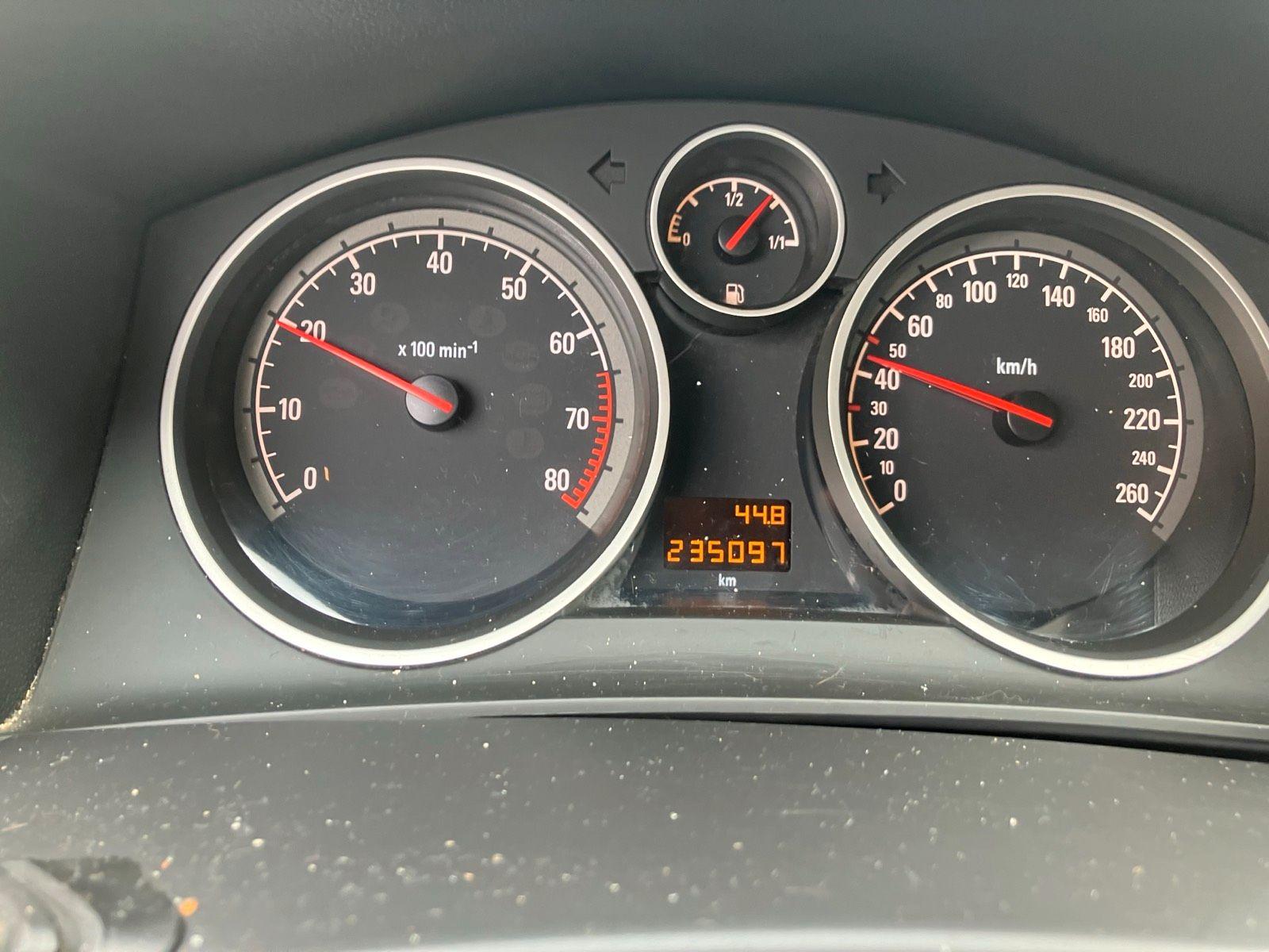 Opel Astra 2008 — photo 11