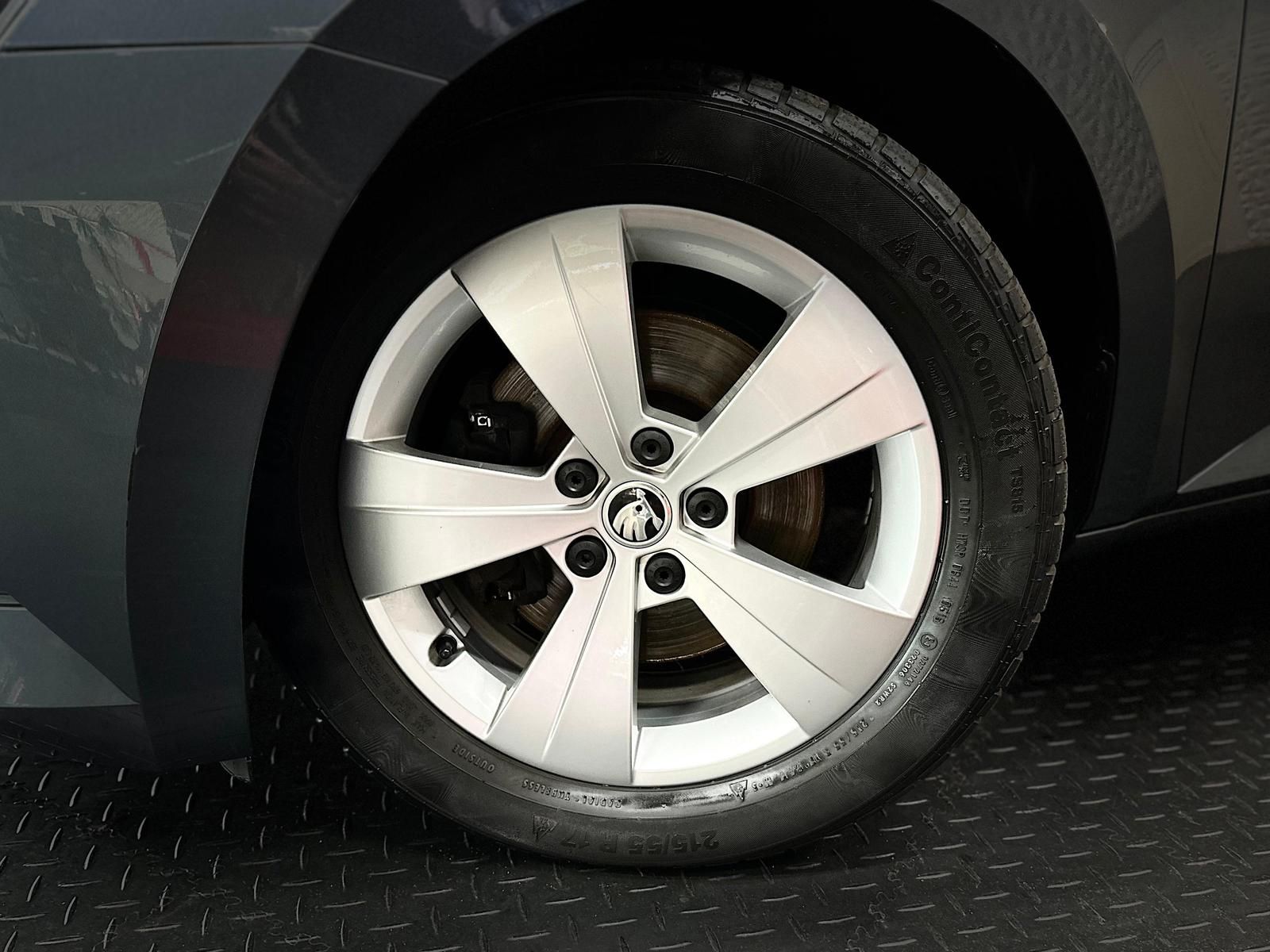 SKODA Superb 2.0TDI AMBITION COMBI 4x4* BIXEN#ACC#AHK - Image 9