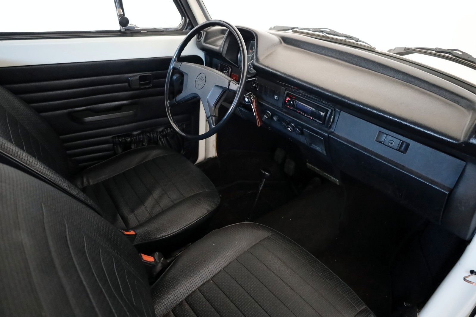Fahrzeugabbildung Volkswagen Käfer 1303 L Cabriolet OLDTIMER