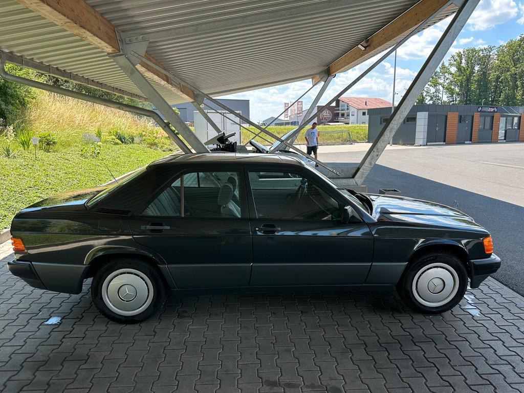Mercedes-Benz 190