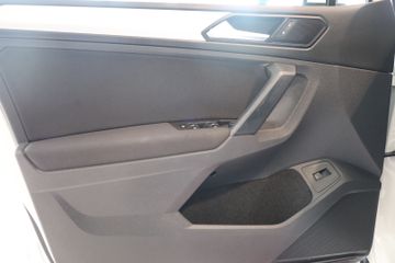 Volkswagen Tiguan - 12