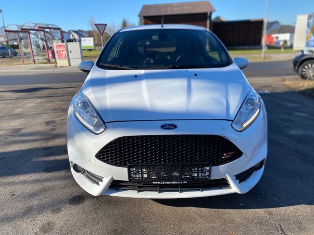 Ford Fiesta 1.6 ST*Navi*Kamera*RECARO*PDC*TÜV*