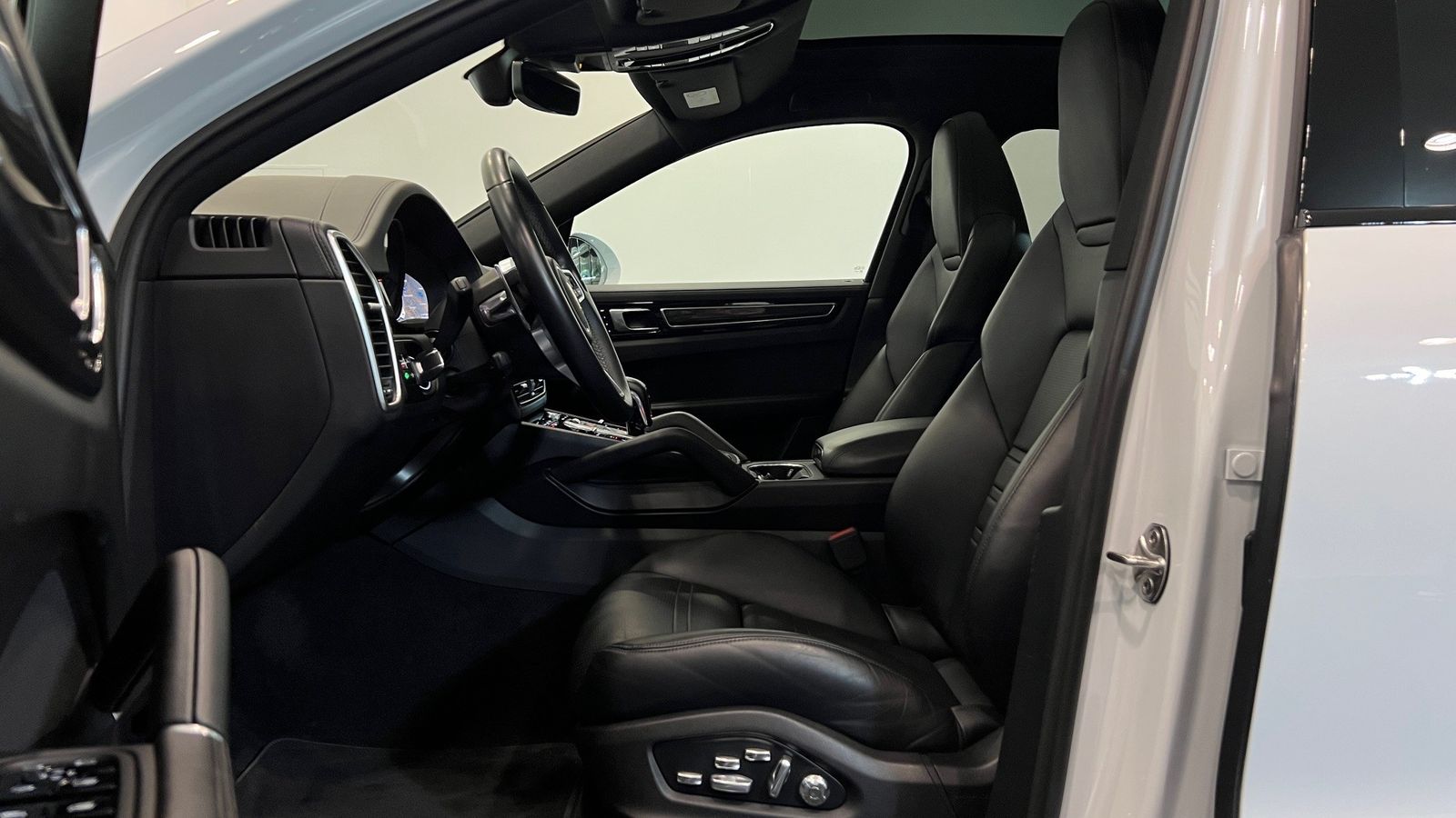 Porsche Cayenne Coupe Standh. AHK Luftf. Matrix 18W. HuD foto 14