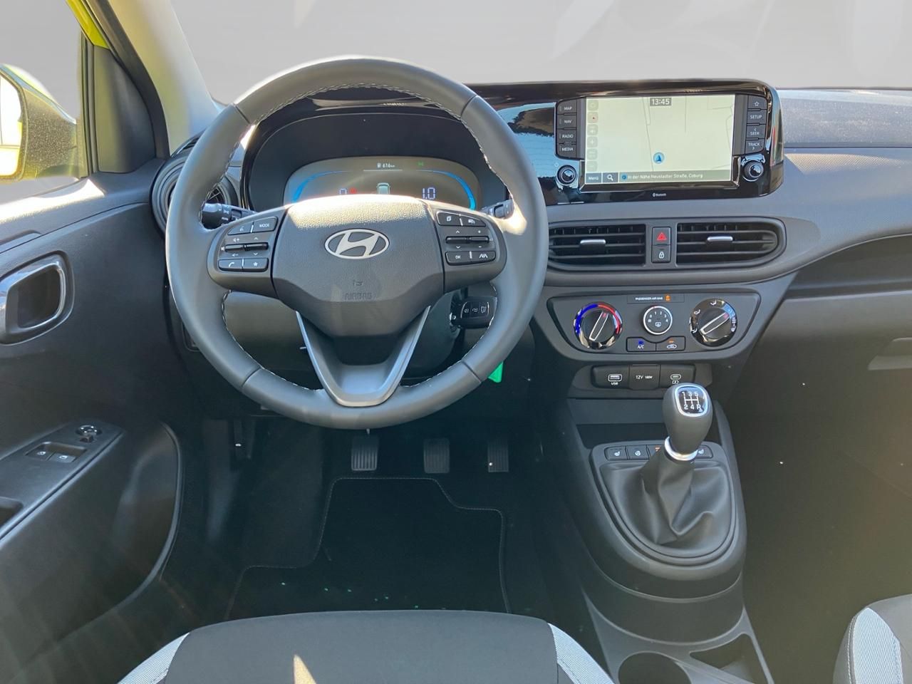 Fahrzeugabbildung Hyundai i10 Trend Fernlichtass. Kam. LM Navi PDC SHZ