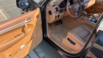 Porsche Cayenne - 12