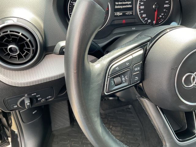 Q2 35 1.5 TFSI S-tronic PDC SHZ KAMERA NAVI LED