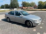 Opel Vectra B 1.8 Automatik | TÜV bis 02/2028 - gebrauchte Opel Vectra aus dem Jahr 2001
