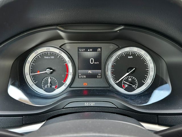 Karoq Clever LED;KESSY;ALARM;CARPLAY