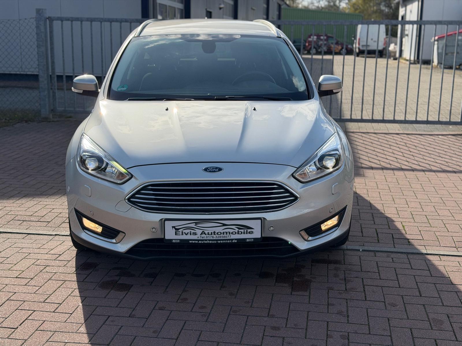 Ford Focus Turnier Titanium 1.HD LED Xenon Navi AHG