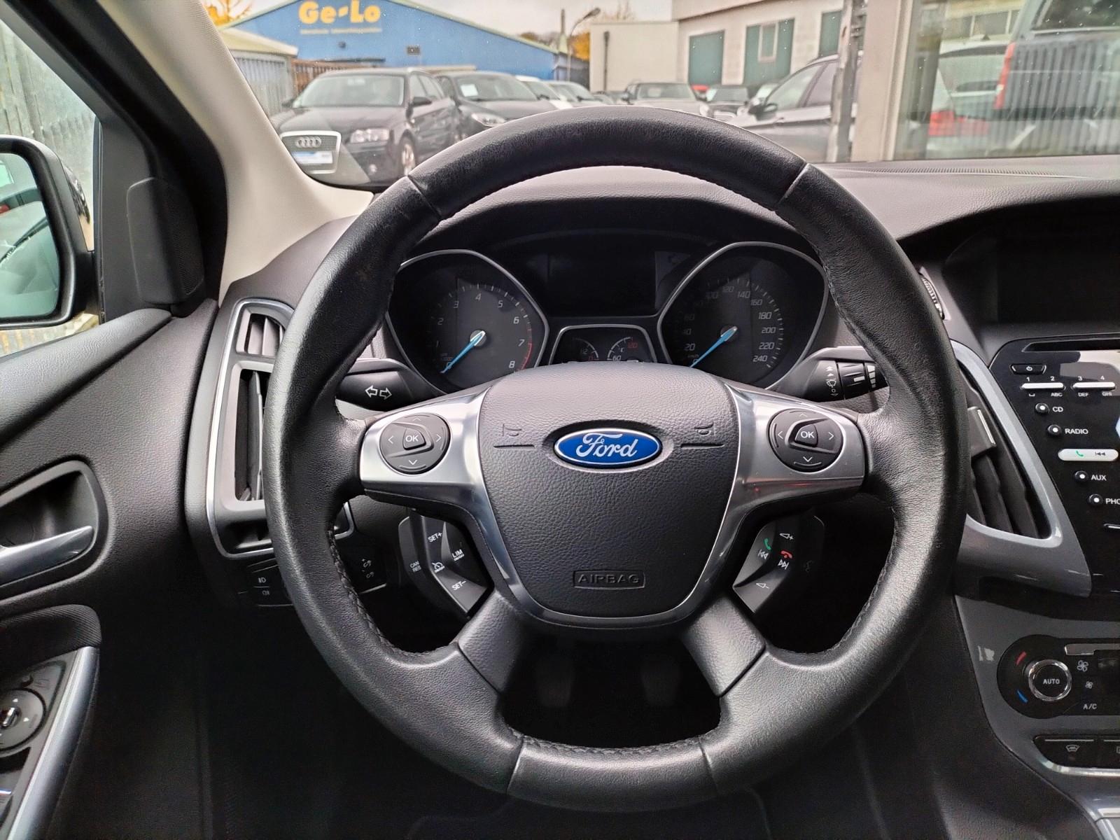Ford Focus 2012 — photo 12