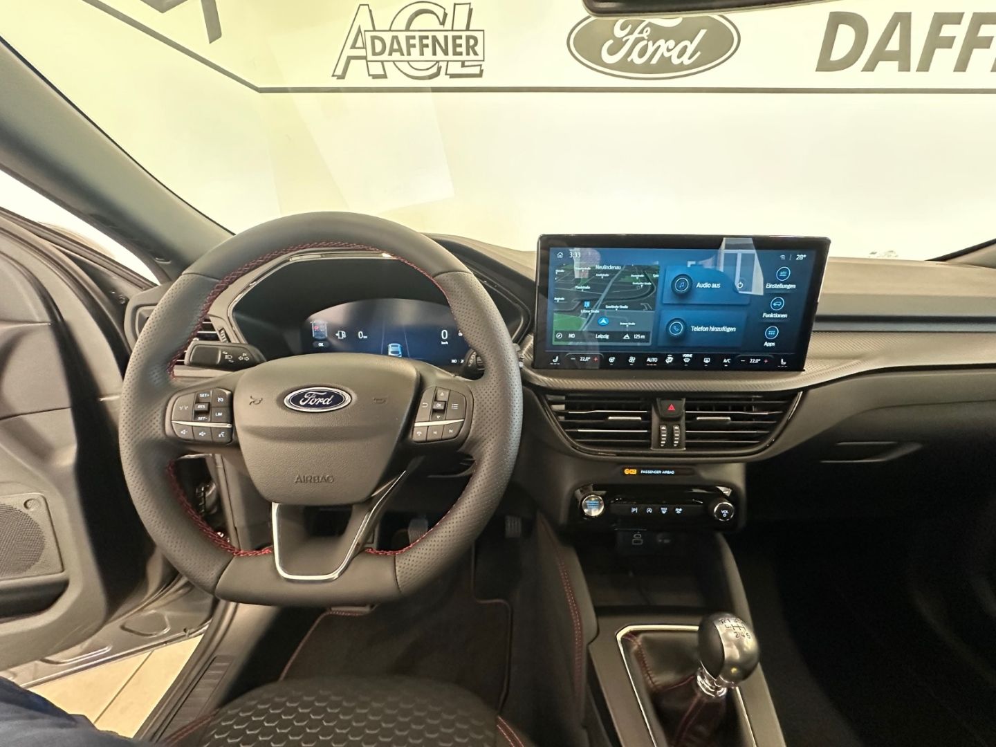 Fahrzeugabbildung Ford Kuga ST-Line 1.5 LED Kamera Induktives laden