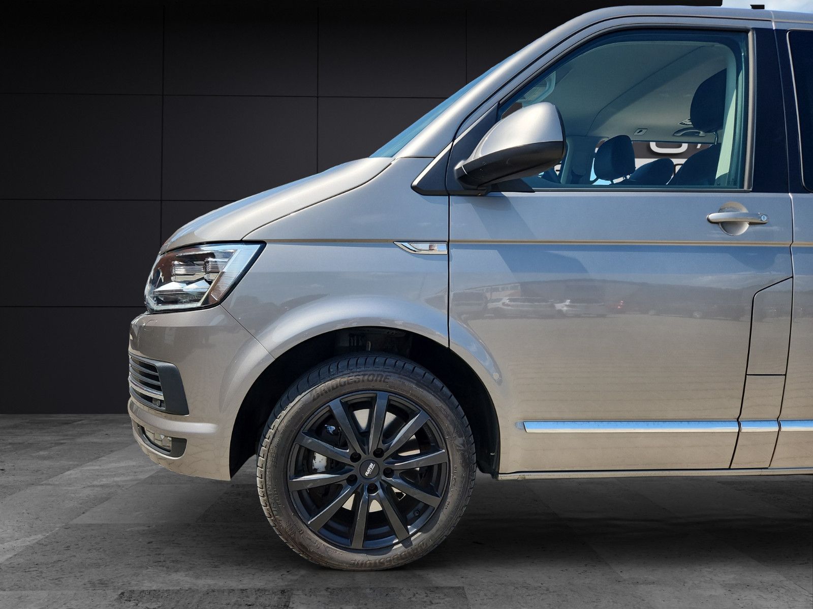 Fahrzeugabbildung Volkswagen T6 Multivan 4Motion Generation Six/AHK/Navi/SDHZ