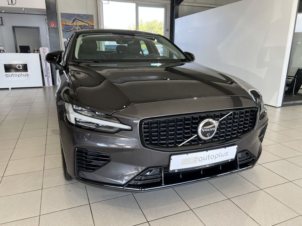 Volvo S60 T8 Ultimate Dark Recharge AWD Massage B&W