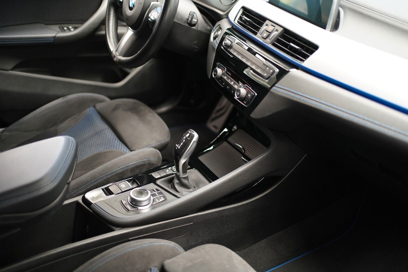 Fahrzeugabbildung BMW X2 18i M Sport +Stauassistent+Driving Assis. Plu