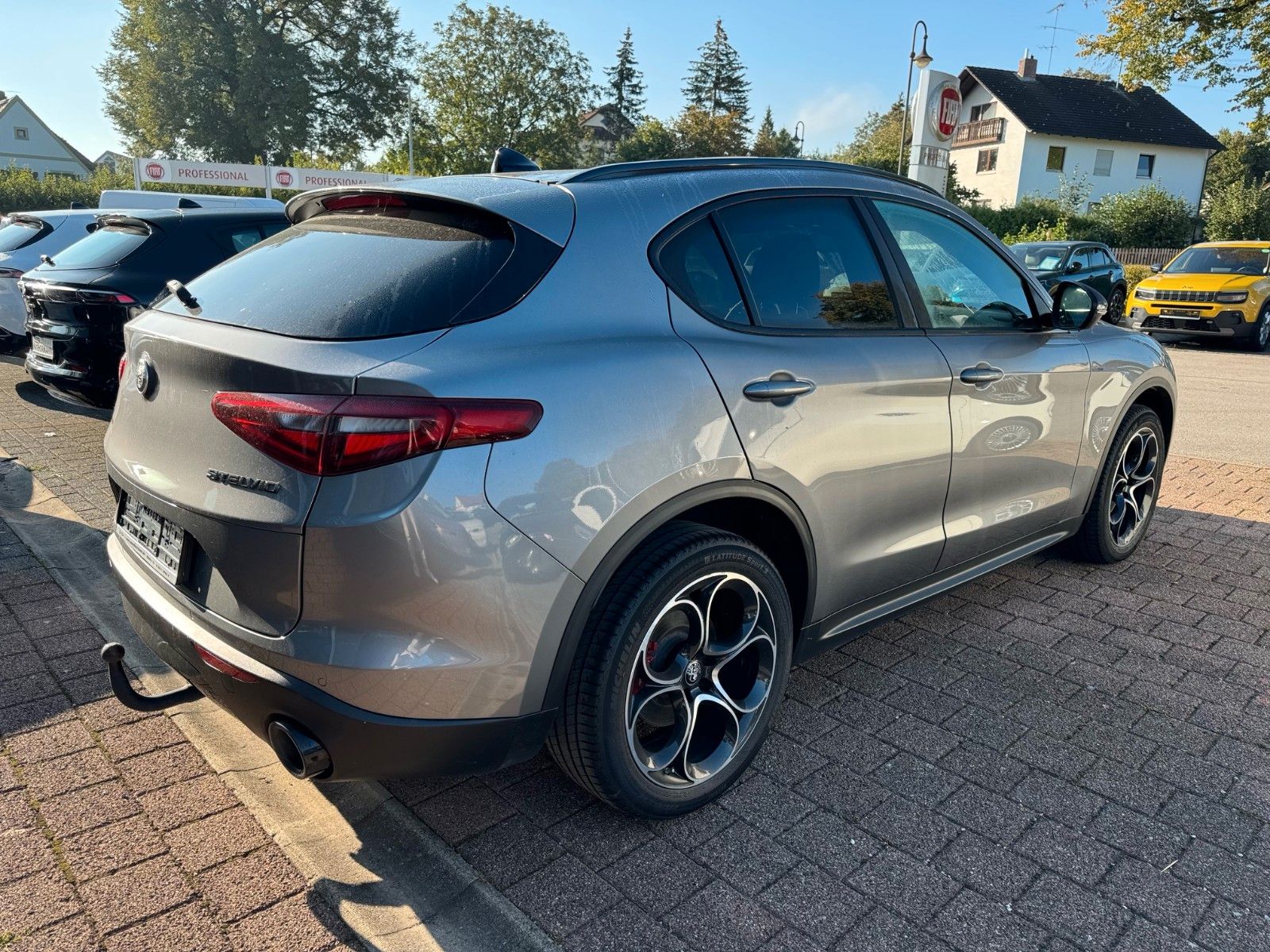 Fahrzeugabbildung Alfa Romeo Stelvio B-Tech Q4 280 PS ALLRAD PANORAMA NAVI