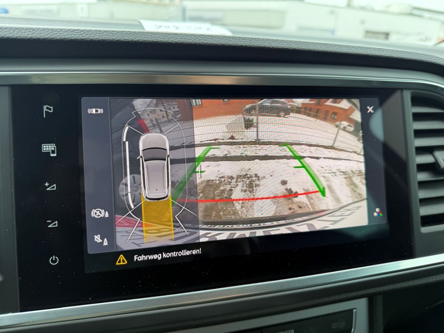 SEAT Ateca FR AHK-klappbar Navi Digitales Cockpit LED - Image 29