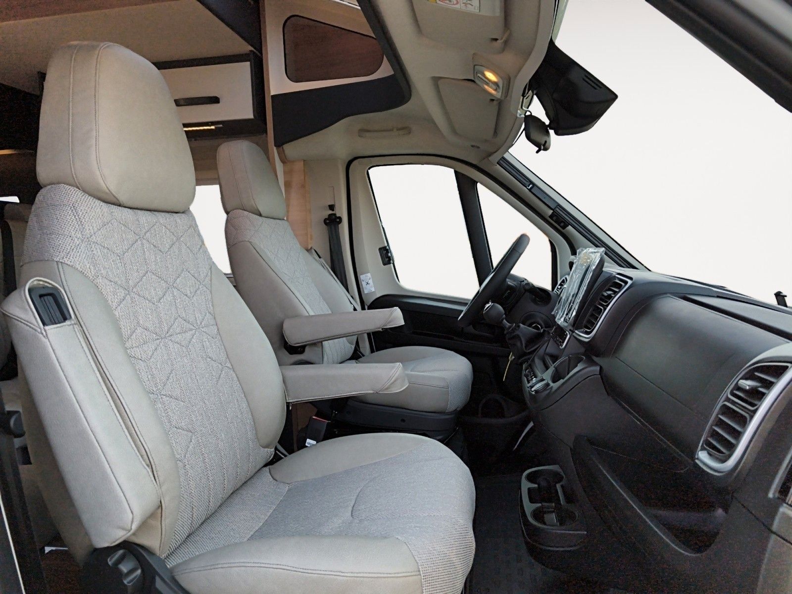 Fahrzeugabbildung Knaus L!ve Wave 700 MEG Platinium Selection 2027