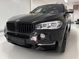 BMW X6 M50 /Soft-Close/Pano/Head-Up/ACC/20" - BMW X6 M50 mit Panoramadach