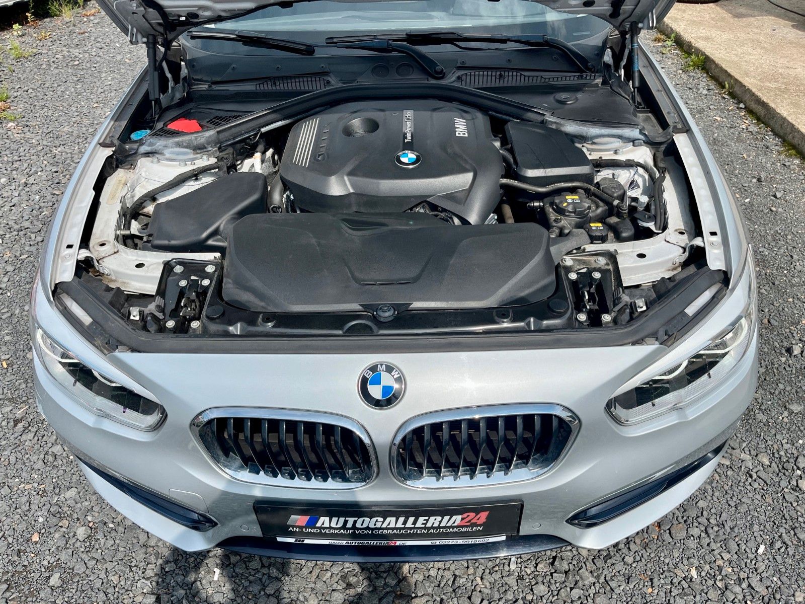 Fahrzeugabbildung BMW 120i 3-Türer Aut. SPORT LINE Navi LED HiFi 1.HAN