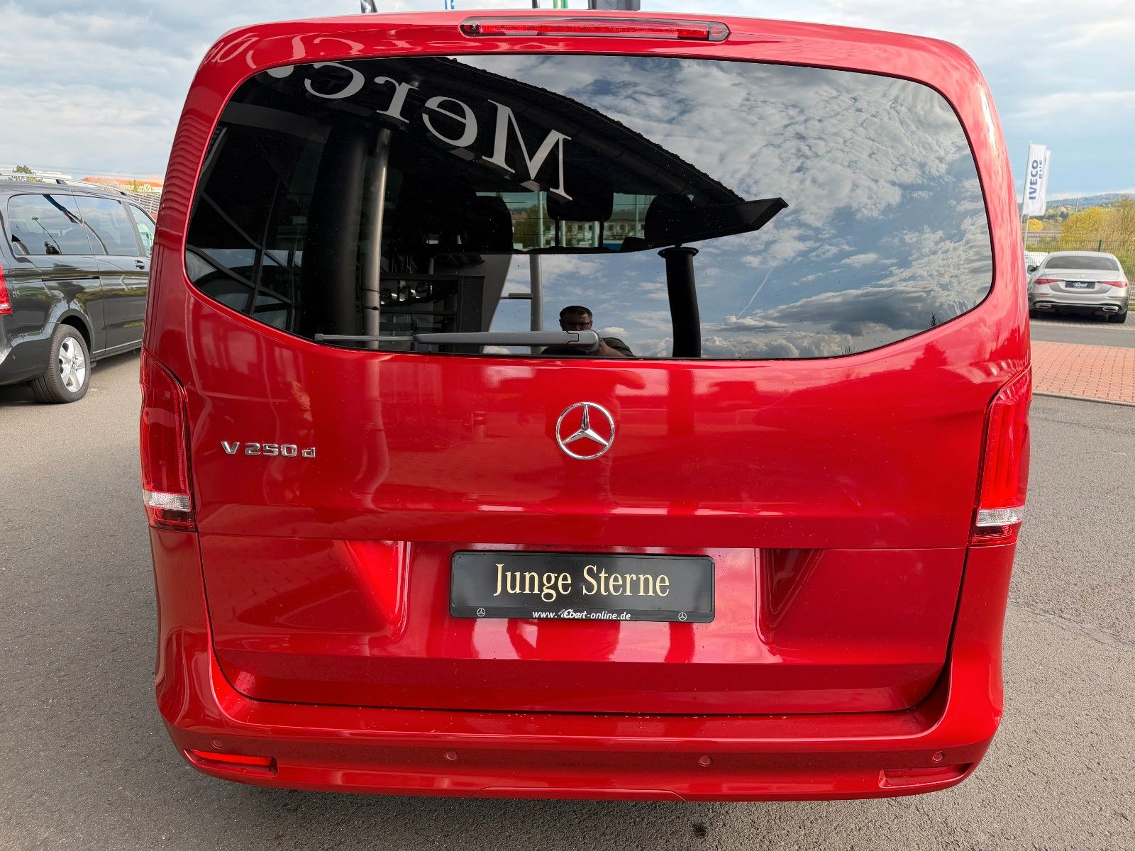 Fahrzeugabbildung Mercedes-Benz V 250 d EDITION Kompakt Kamera MBUX Kühlschrank