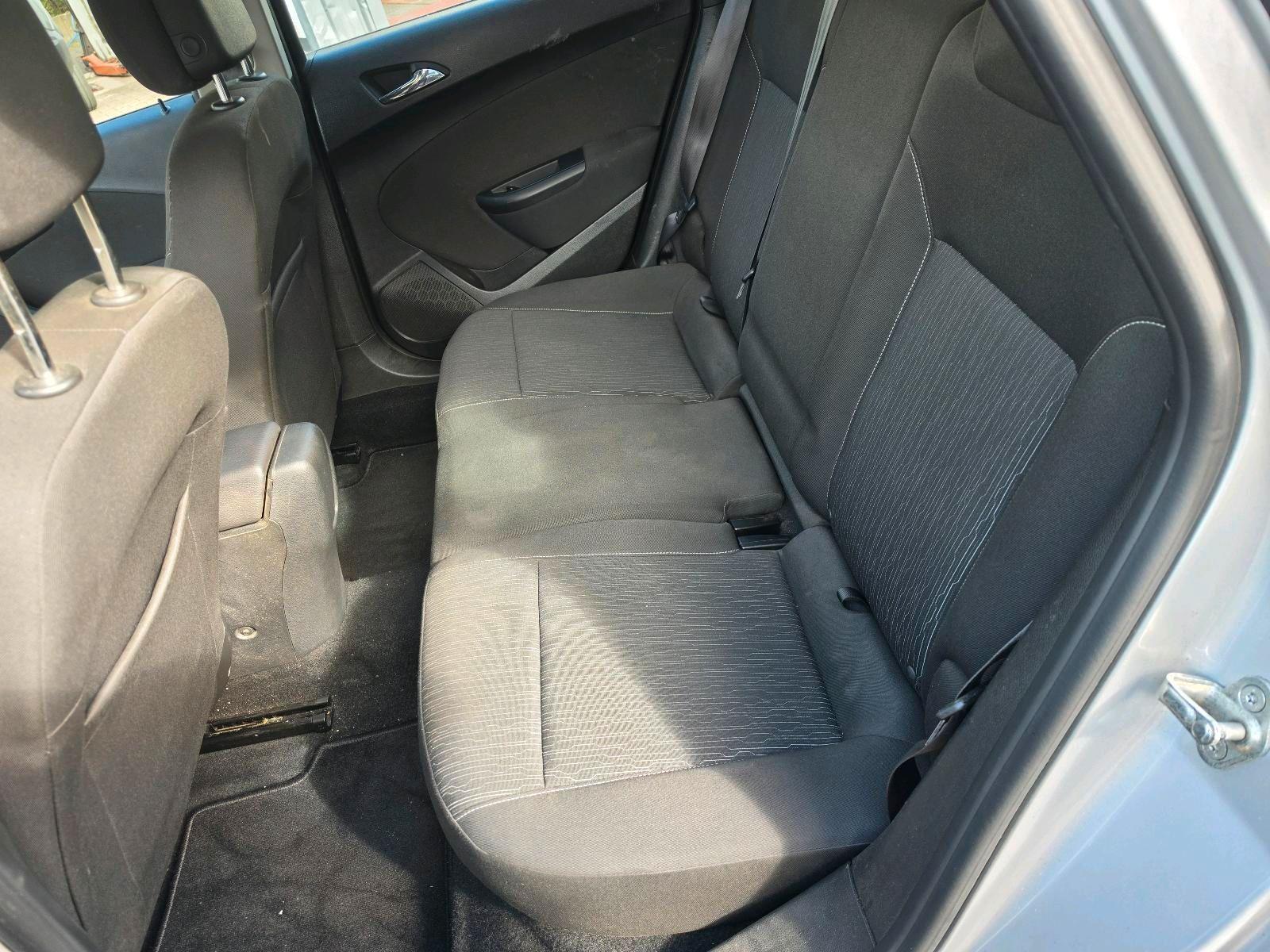 Opel Astra 2015 — photo 12