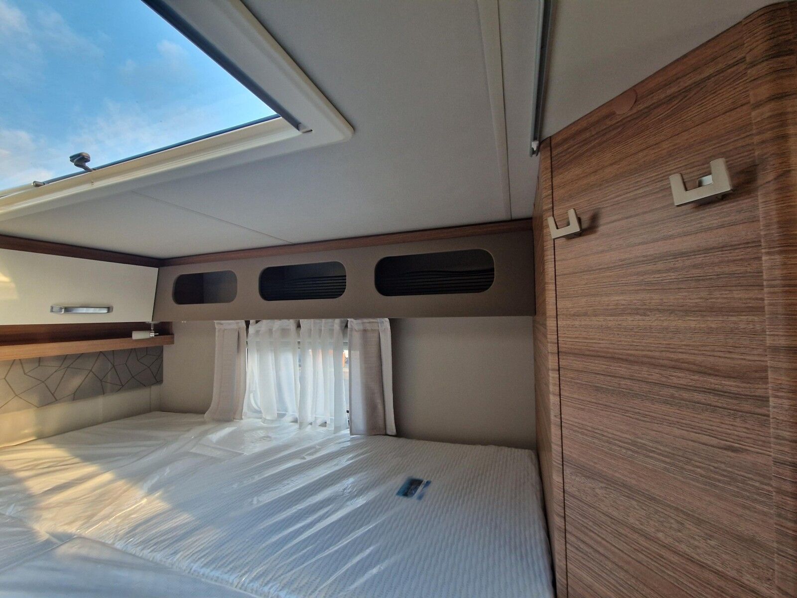 Fahrzeugabbildung Weinsberg CaraCompact MB EDITION PEPPER 640 MEG