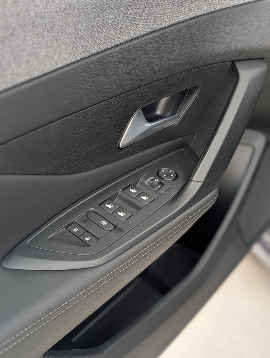 Fahrzeugabbildung Peugeot 308 Allure ACC LED 360° SHZ LENK-HZ AHK GARANTIE