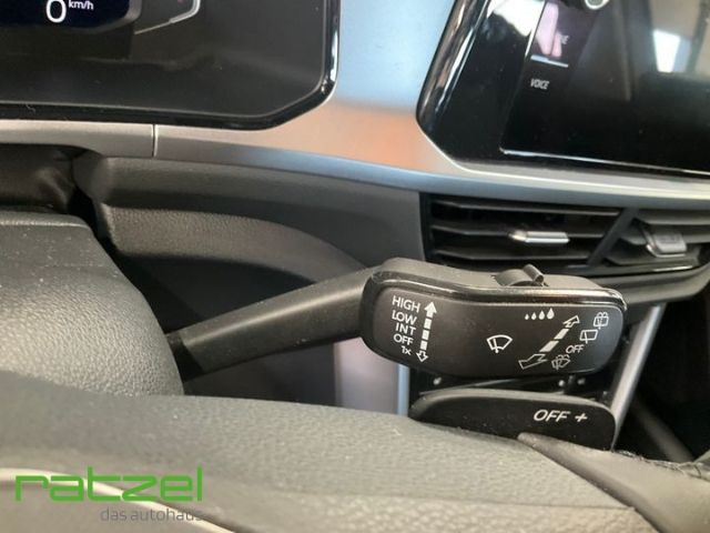Fahrzeugabbildung Volkswagen T-Roc 1.5 TSI DSG Life LED ACC App Connect Digit