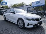 BMW 320 d Sport Line AUTM ACC HUD NAVI PDC R-CAM - BMW 320 Unfallwagen