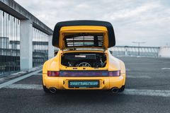 Fahrzeugabbildung Porsche 964 Turbo 3.6 *Speedgelb / Speedline / Dt. Fzg*