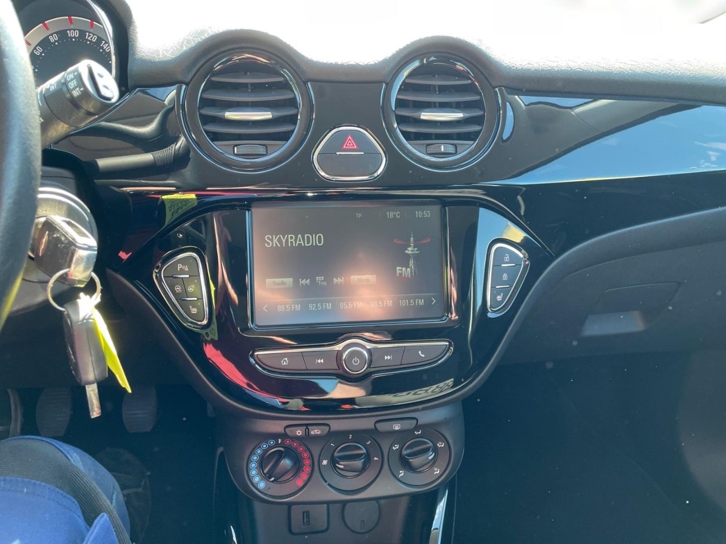Fahrzeugabbildung Opel Adam 1.4 Jam Sitz und Lenkradheizung Parksensore