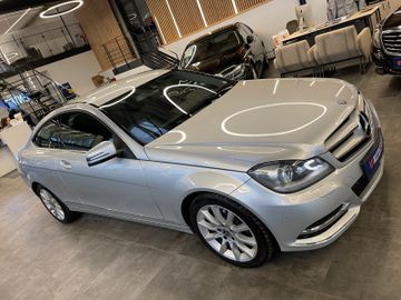 Mercedes-Benz C 180 Coupe CGI *Bi-XENON*PDC*NAVI*SHZ*