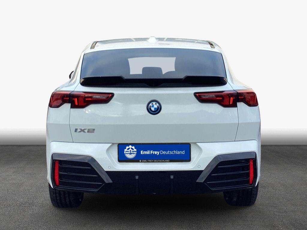 BMW iX2 - Bild 6