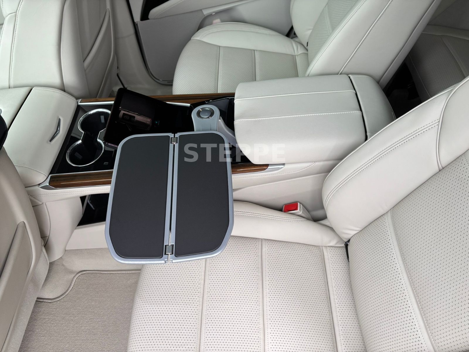 Cadillac Escalade FACELIFT MY26 6.2 V8 Sport Platinum 24"