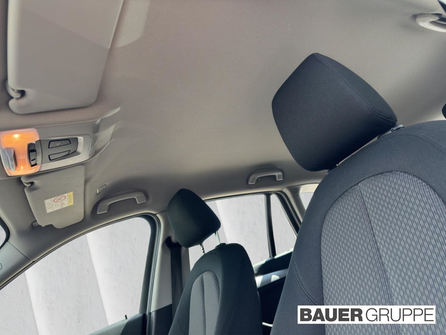 BMW X1 sDrive18d Advantage RFK AHK Navi LED El. Heck foto 21