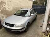 Volkswagen Passat Kombi 1.6 - Volkswagen Passat aus 1999: Kombi