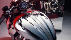 Triumph ROCKET 3 GT CHROME/DIABLO RED SOFORT VERFÜGBAR!!
