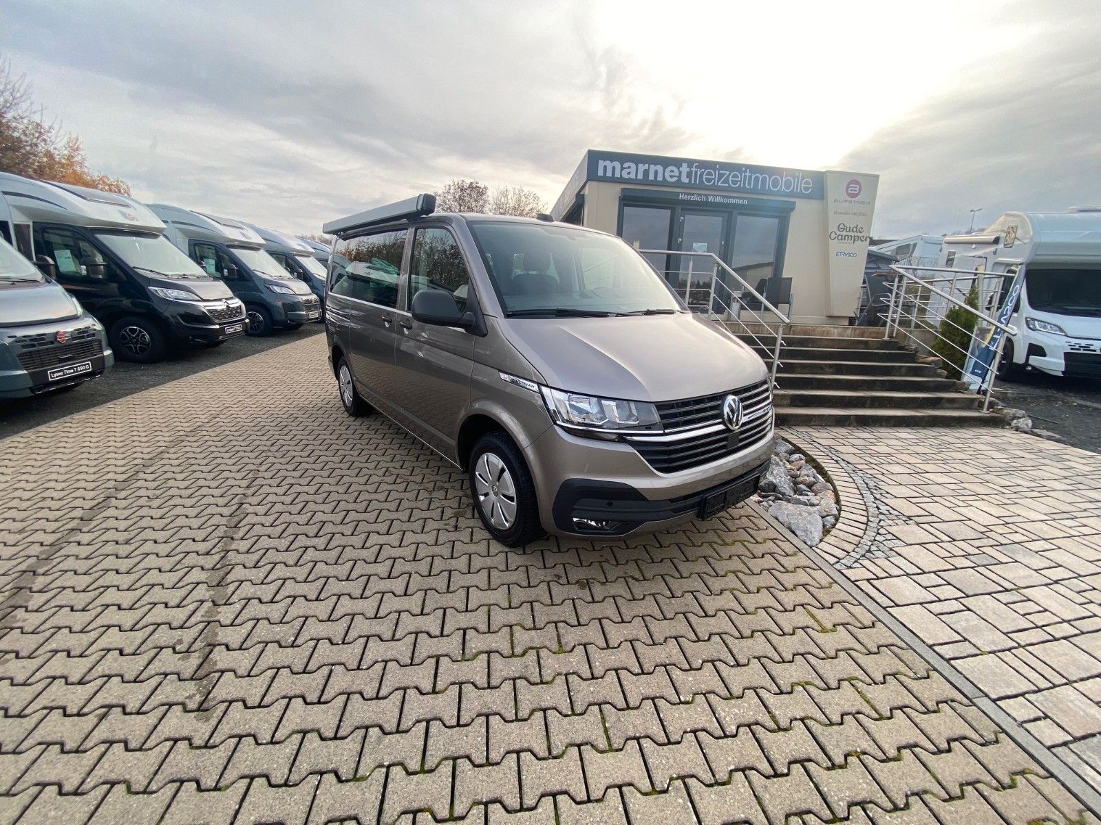Fahrzeugabbildung Volkswagen T6 Multivan 6.1 Trendline *Camping*Markise*Navi*