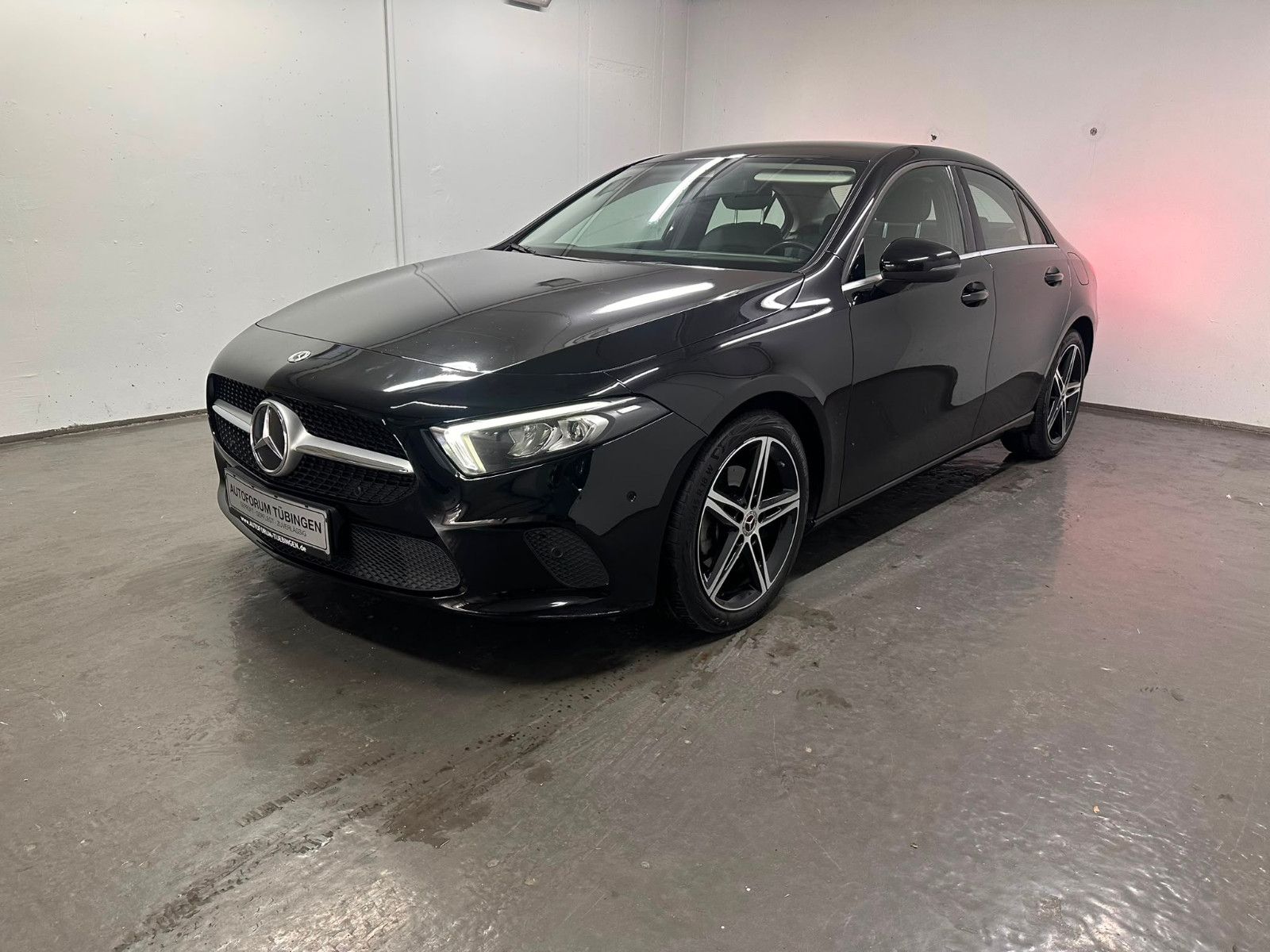 Fahrzeugabbildung Mercedes-Benz A 200 d Limousine NAVI*KLIMA*SH*TOTWI*SPURH*LED*