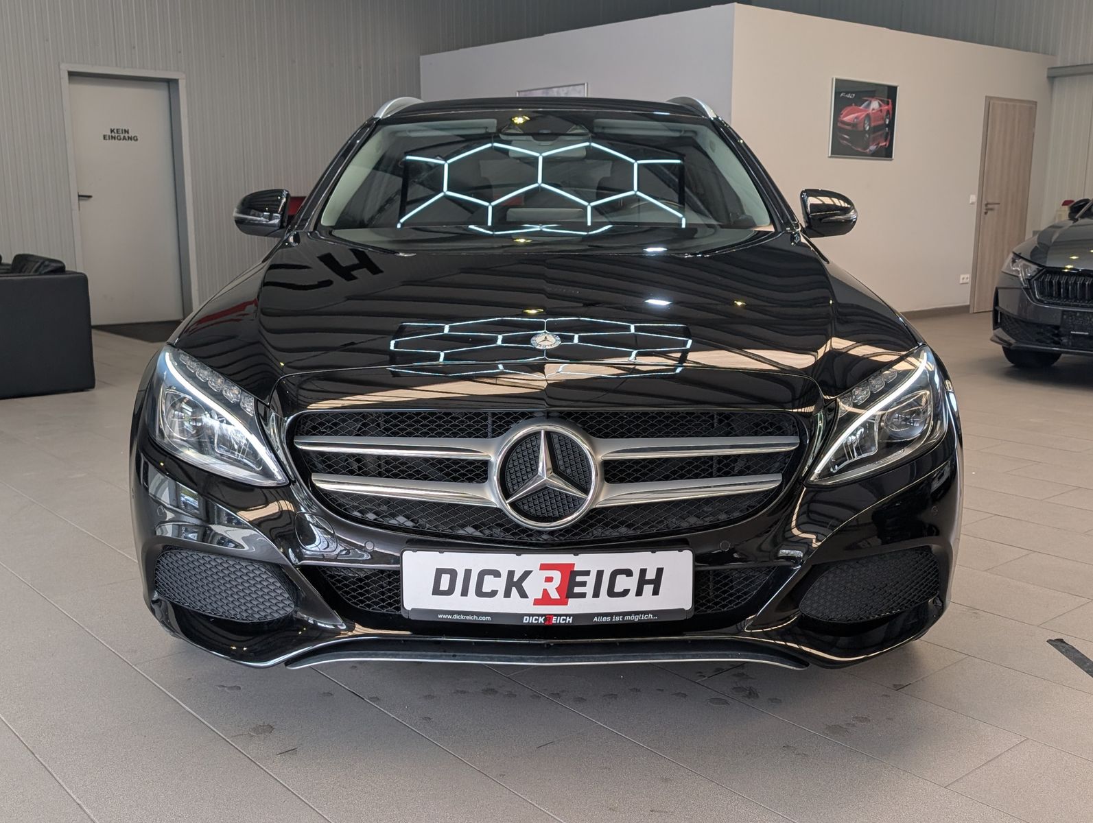 Fahrzeugabbildung Mercedes-Benz C 220 d T 9G Avantgarde T-Leder LED-High Kamera