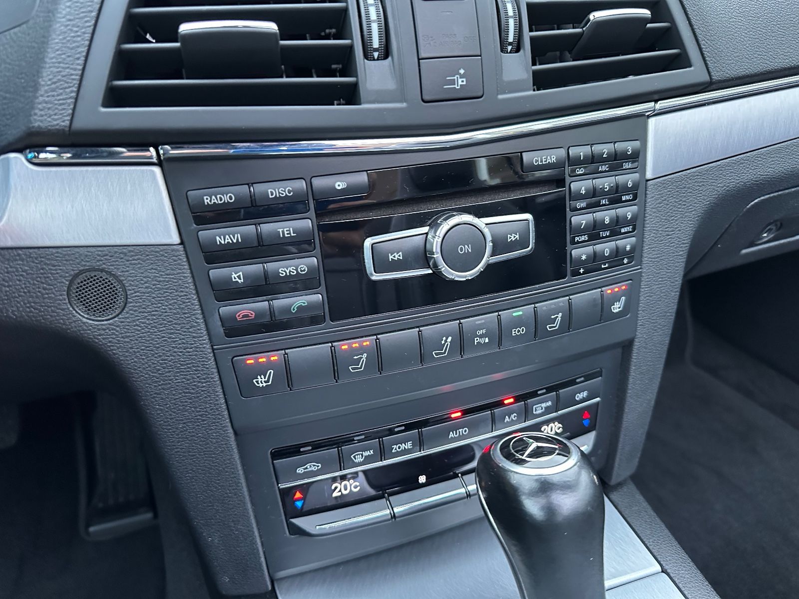 Fahrzeugabbildung Mercedes-Benz E 220 CDI Cabrio AMG BiXenon/AirScarf/Navi/Leder