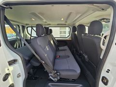 Fahrzeugabbildung Trafic Combi L1H1 3,0t Authentic 2.0 BLUE dCi 11