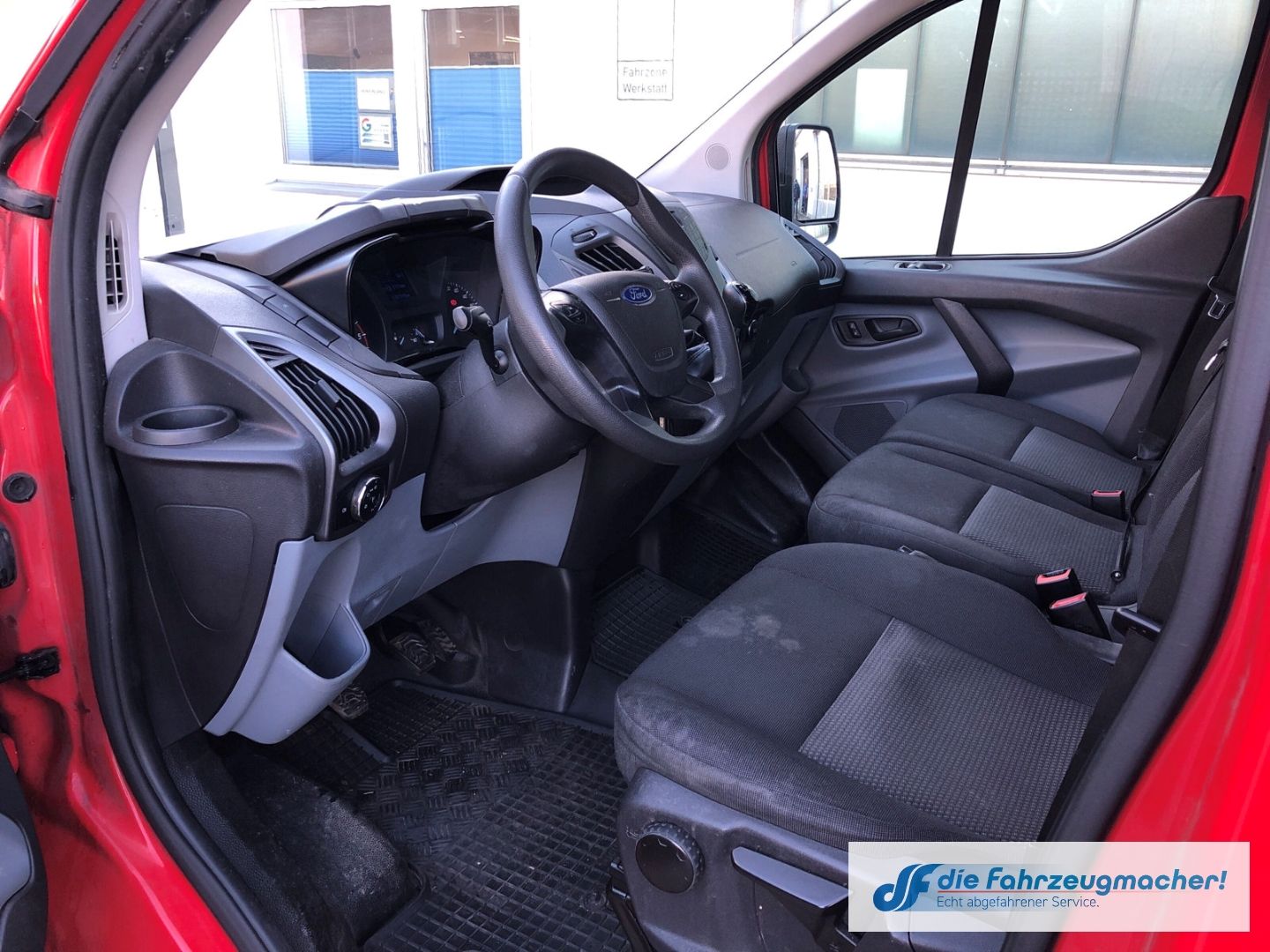 Fahrzeugabbildung Ford Transit Custom Kombi 300 L1 2.2 TDCi *1495