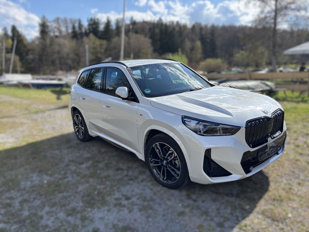 Image of BMW iX1
